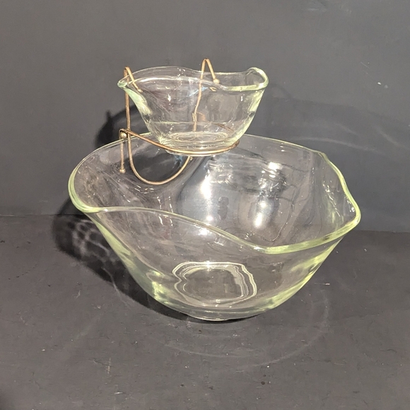 VINTAGE GLASS CHIP AND DIP SET - Picture 1 of 4
